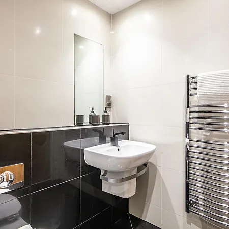 Stylish 2 Bed Apt 104 - City Centre, Free Parking, Coffee Machine & Netflix - Hosted By Stay Host Save Sheffield Exterior photo