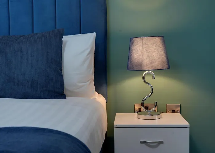 Stylish 2 Bed Apt 104 - City Centre, Free Parking, Coffee Machine & Netflix - Hosted By Stay Host Save
